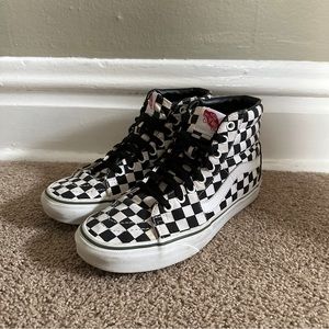VANS \\ Checkered high-tops